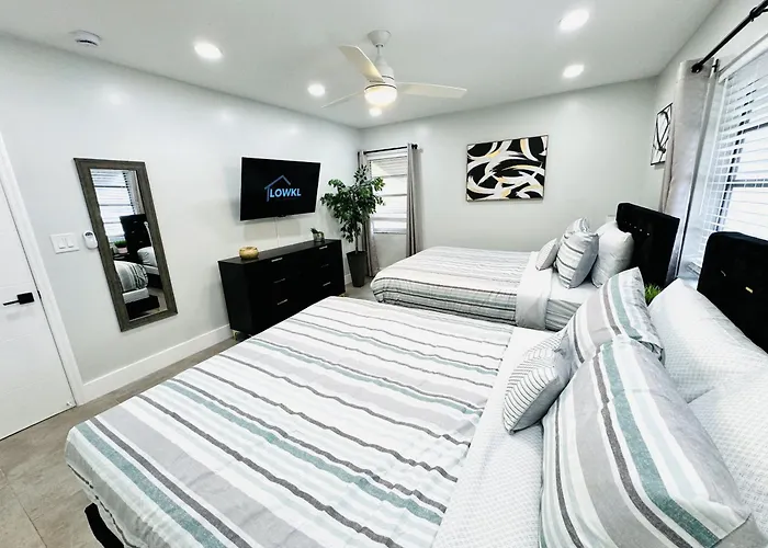 Progresso Apartments & Homes By Lowkl